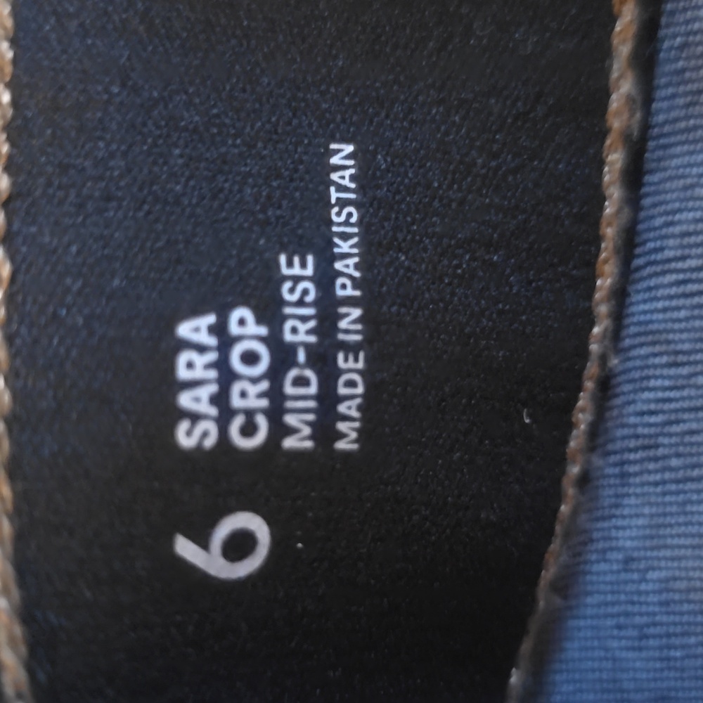 New Liz Claiborne Women's 6 Sara Crop Mid Rise Denim Jeans - Picture 6 of 9